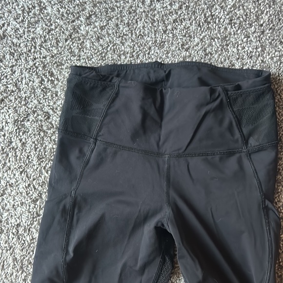 Lulu lemon mesh leg funky style leggings - Picture 3 of 3